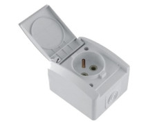 Z�suvka 2P na povrch IP44 biela