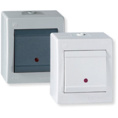 Vyp�na� �. 1 jednop�lov� na povrch s orienta�n�m osvetlen�m ~ IP44 biela