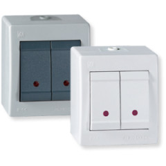 Vyp�na� �. 5 dvojit� s�riov� na povrch s orienta�n�m osvetlen�m ~ IP44 �ed�